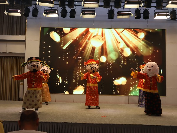 青青草免费公开视频2025年年會節目